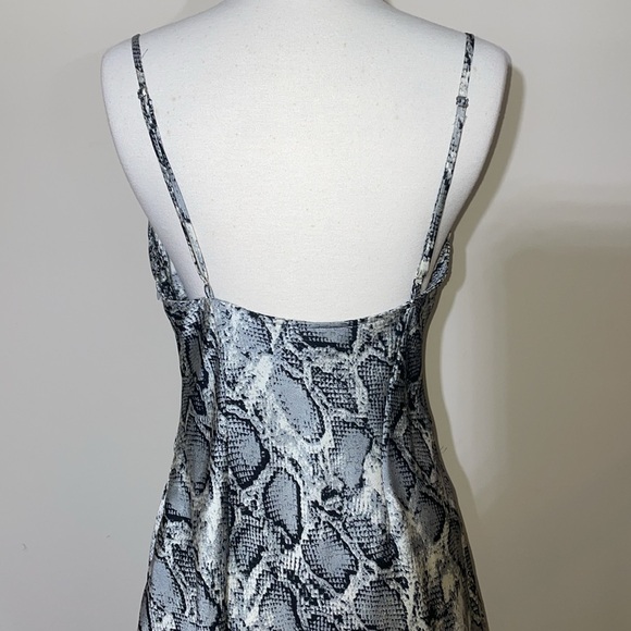 Cotton candy LA reptile print slip dress size medium - Picture 5 of 11